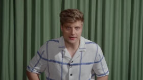 Що найпровладніша людина «поза політикою» Артемій Лебедєв робить у мережі?